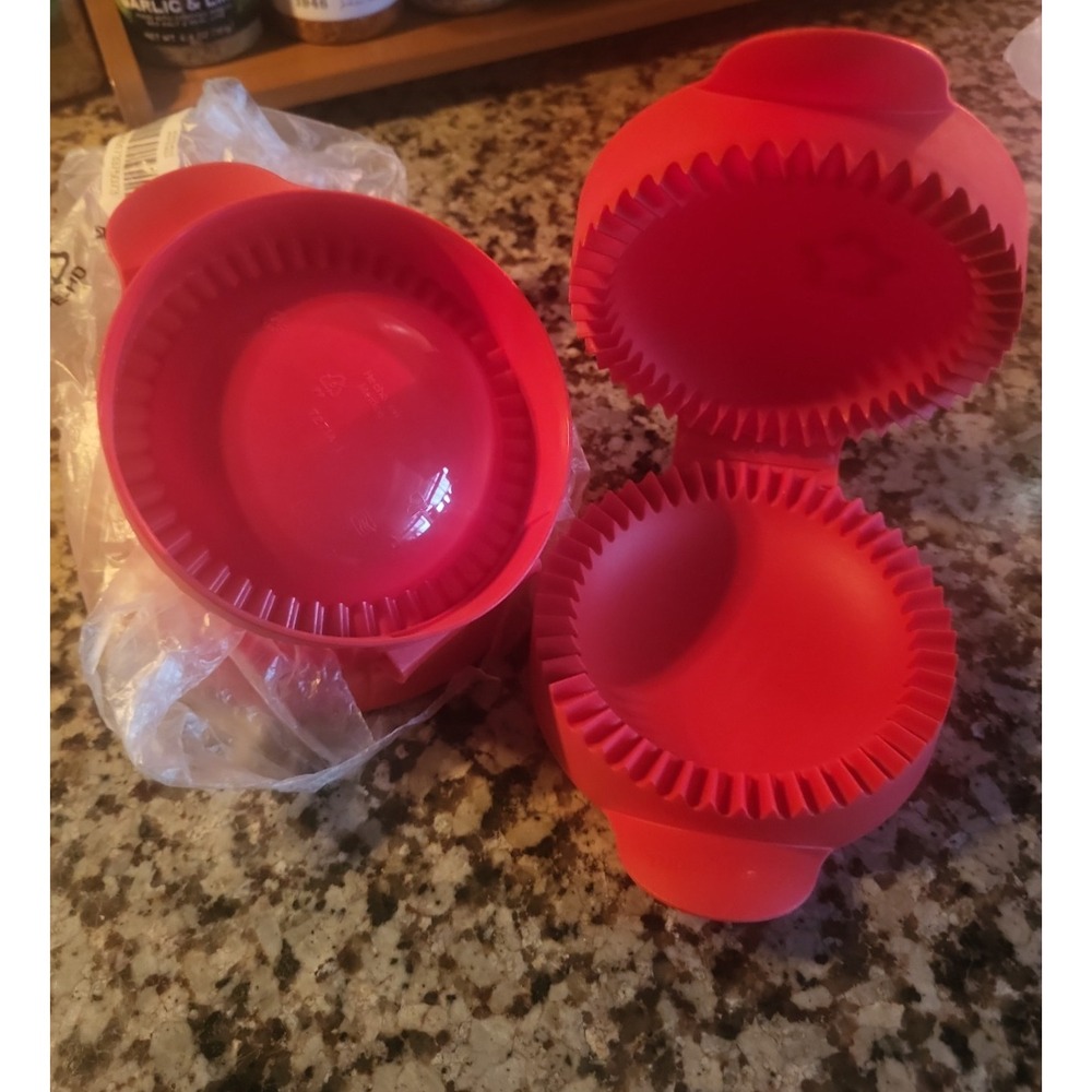 Tupperware Pocket Sandwich & Turnover Makers – Red – Set of 2 NEW